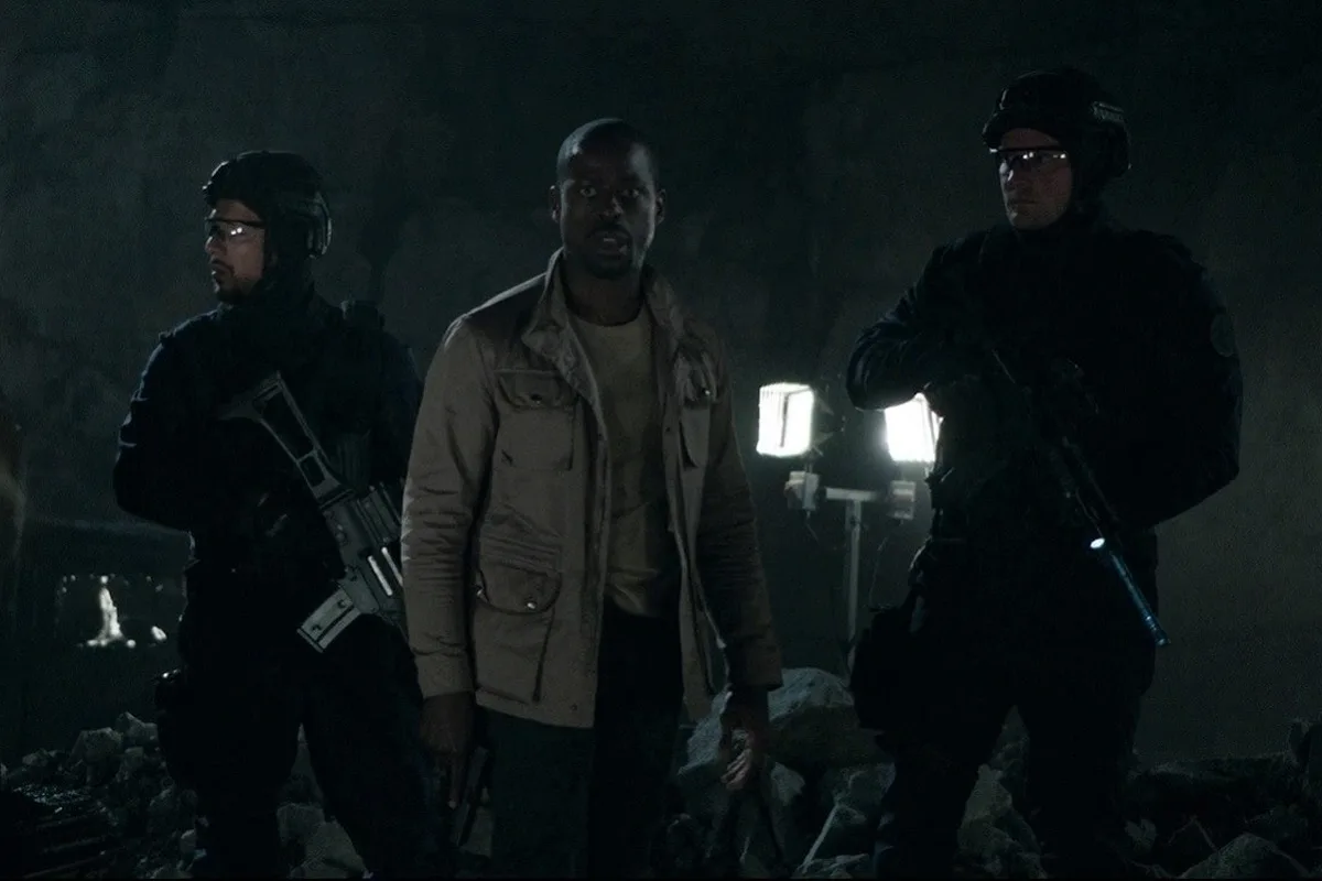 Will Traeger with Stargazer soldiers in The Predator