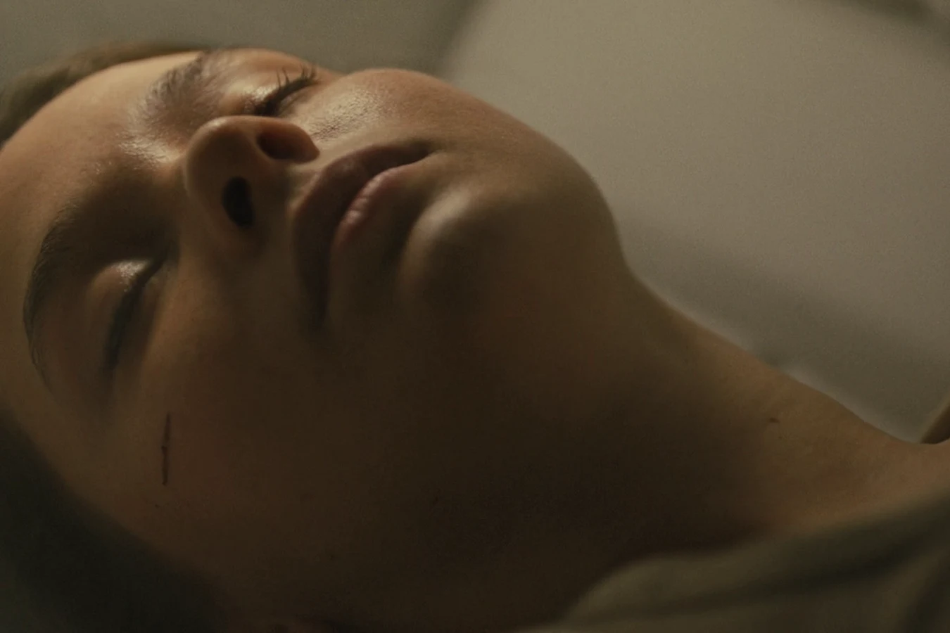 Rain Carradine in hypersleep on the Corbelan IV bound for Yvaga III