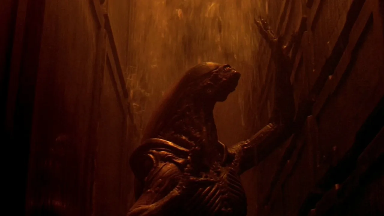 The Runner Xenomorph from Alien 3 stalking prey inside Fiorina 161