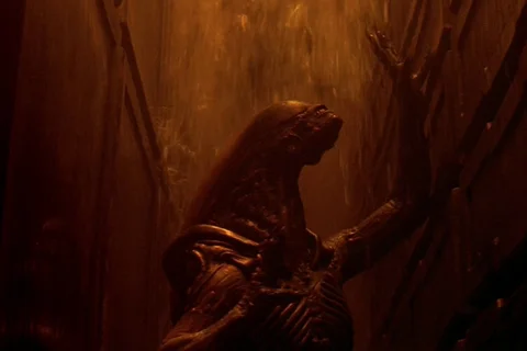 The Runner Xenomorph from Alien 3 stalking prey inside Fiorina 161