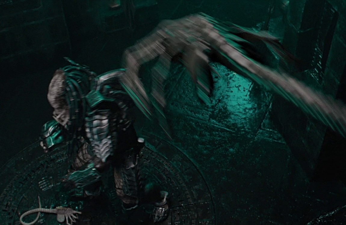 Scar Predator about to get facehugged