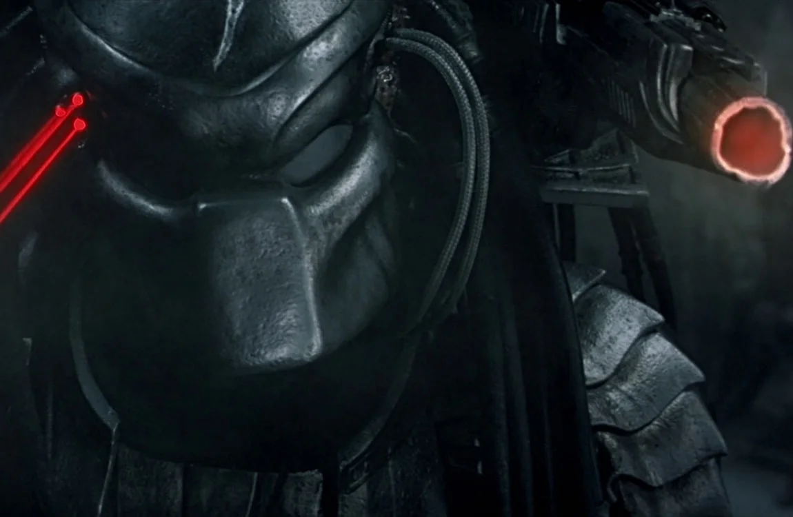 The Shoulder Cannon of Scar Predator is fired up