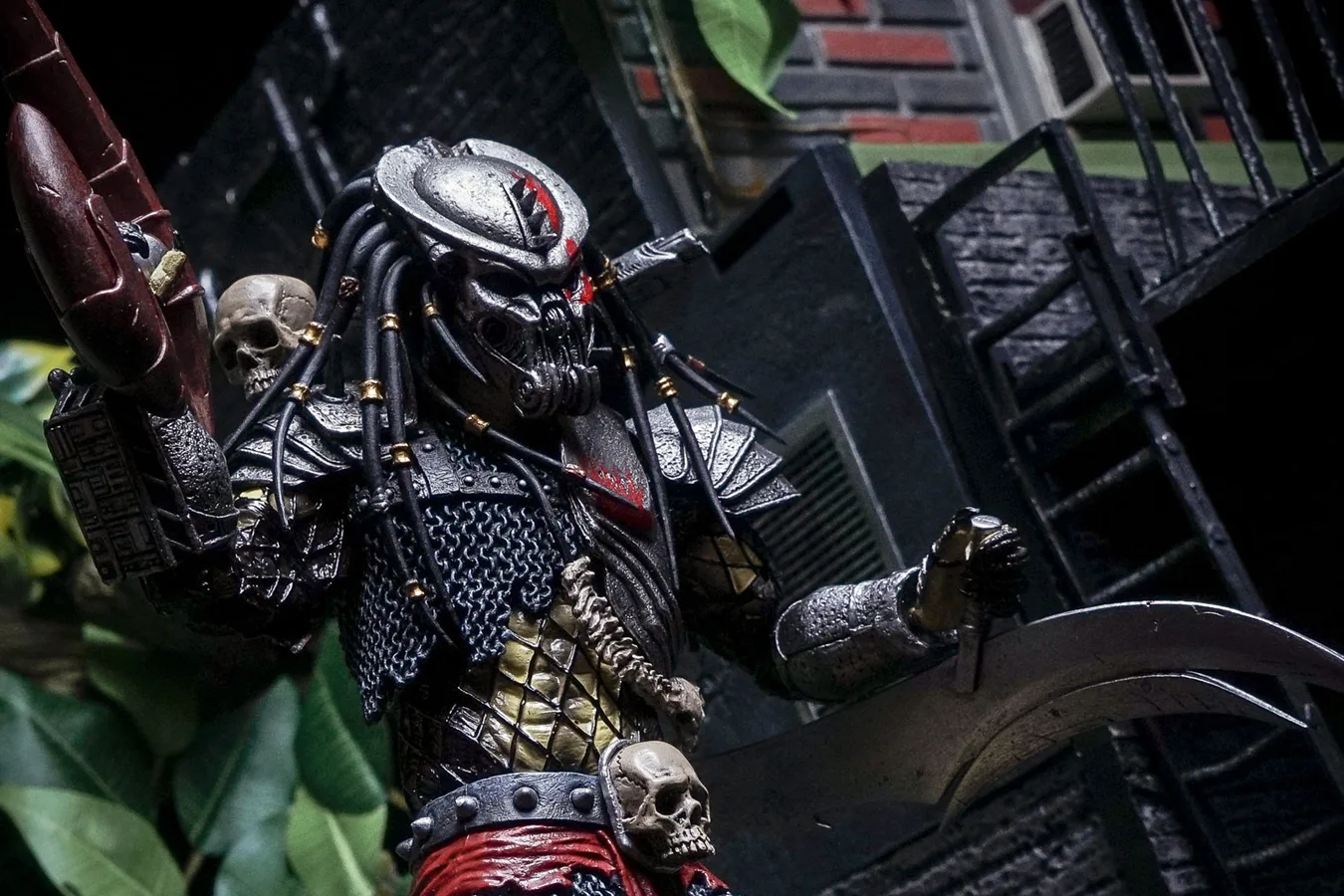 The weapons and armor of Scarface Predator