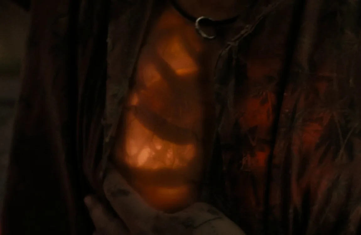 Navarro as the host of the Scorched Xenomorph