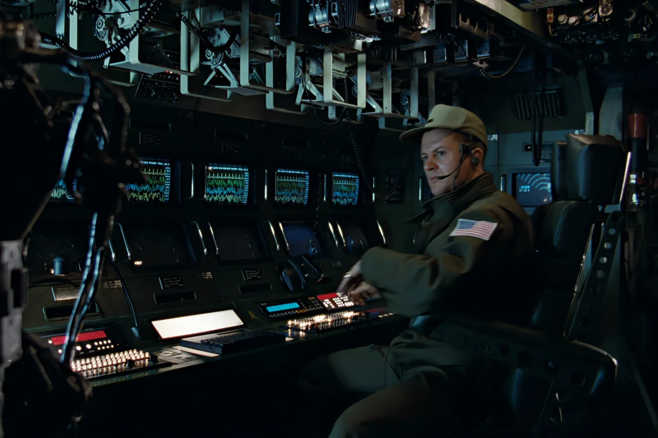Lieutenant Gorman at the APC tactical console watching marine biometric monitors in Aliens