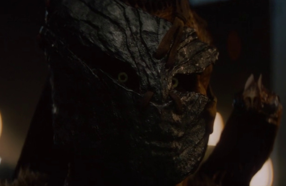 Dek Predator using a shell mask in Predator: Badlands
