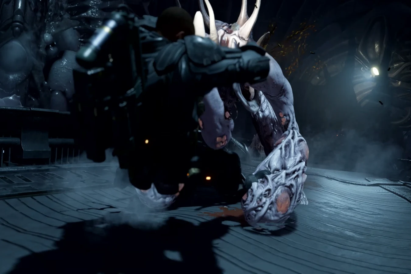 A Striker lunging at a Colonial Marine in Aliens Fireteam Elite 2