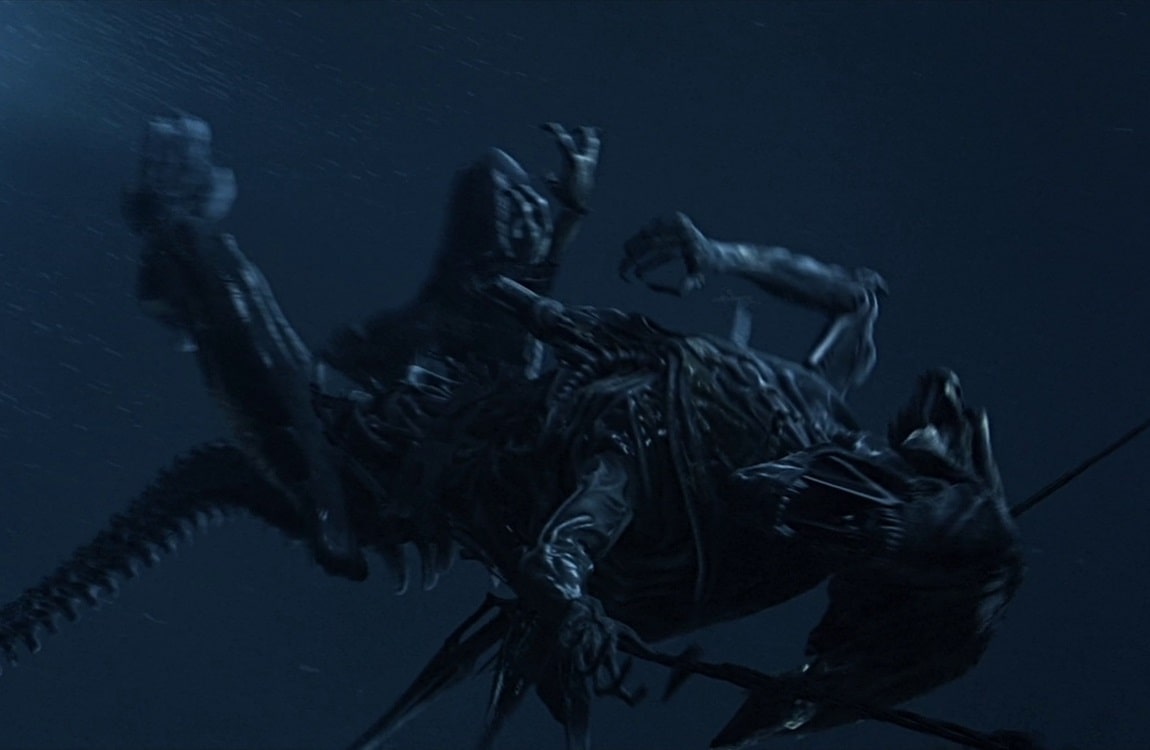 The Antarctica Queen sinks to the bottom of the ocean in AvP 2004