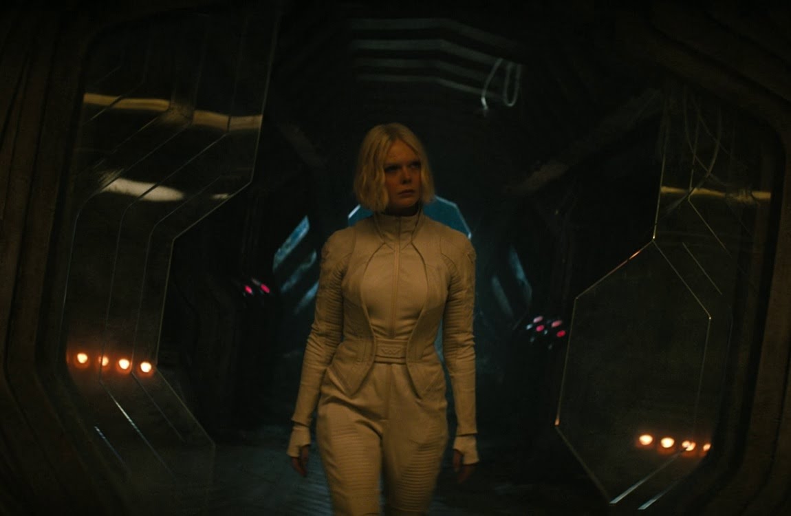 Tessa standing in Kwei's ship