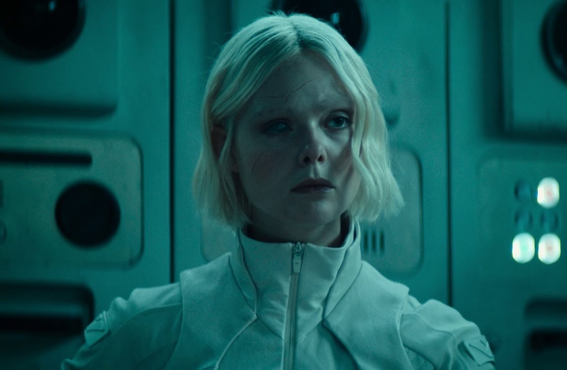 Tessa talking with Thia