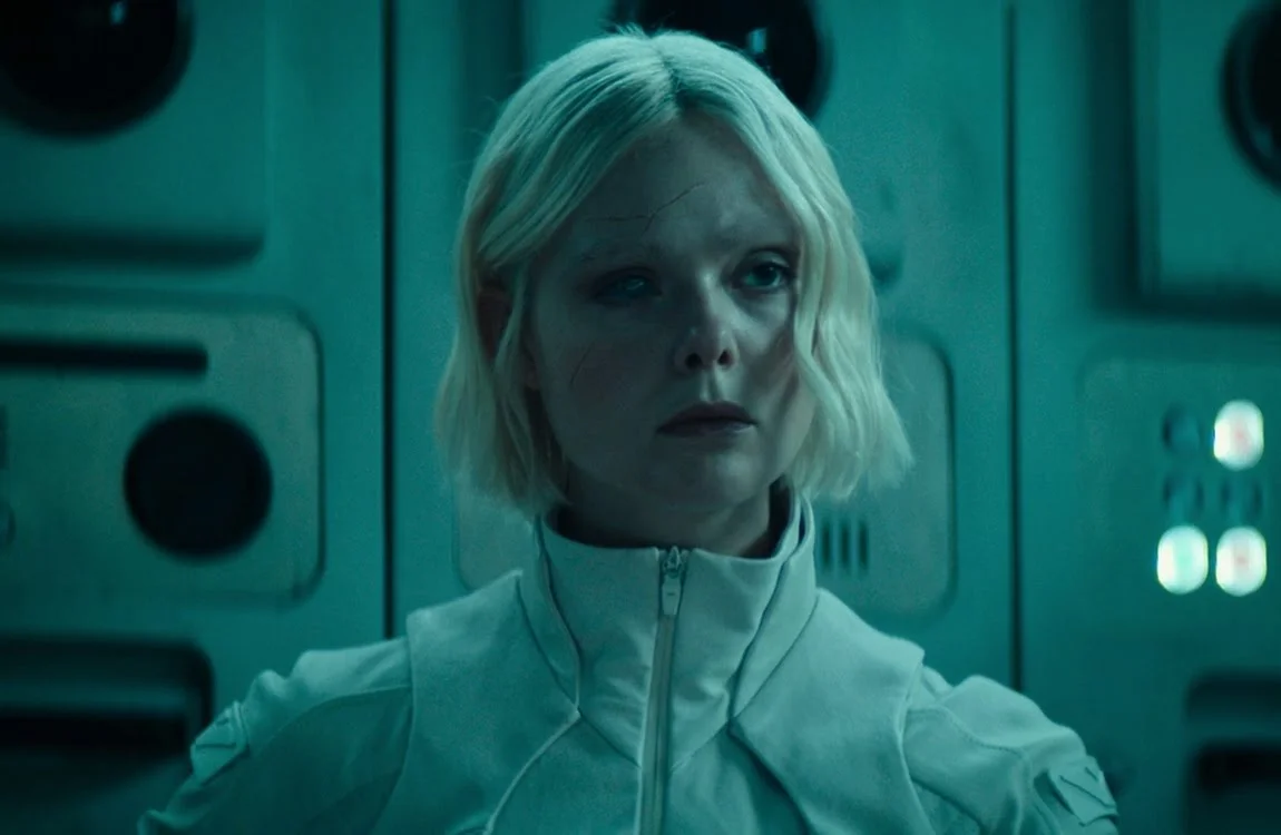 Tessa talking with Thia