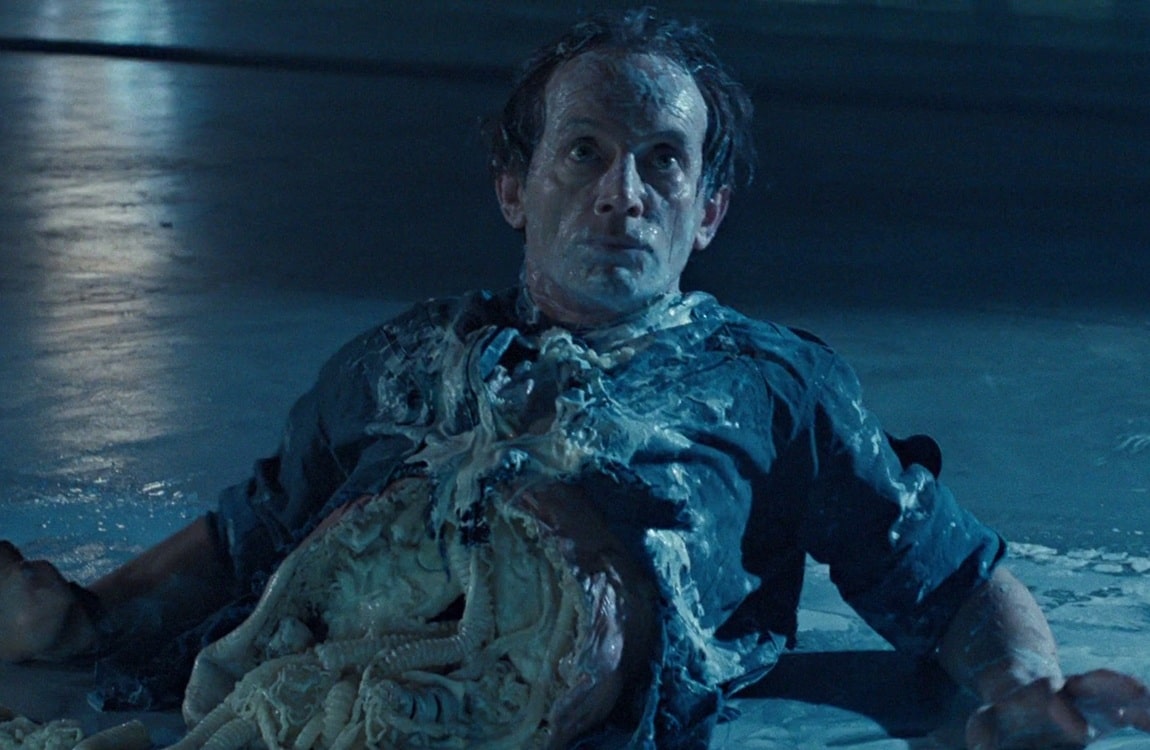 Bishop cut in half in Aliens