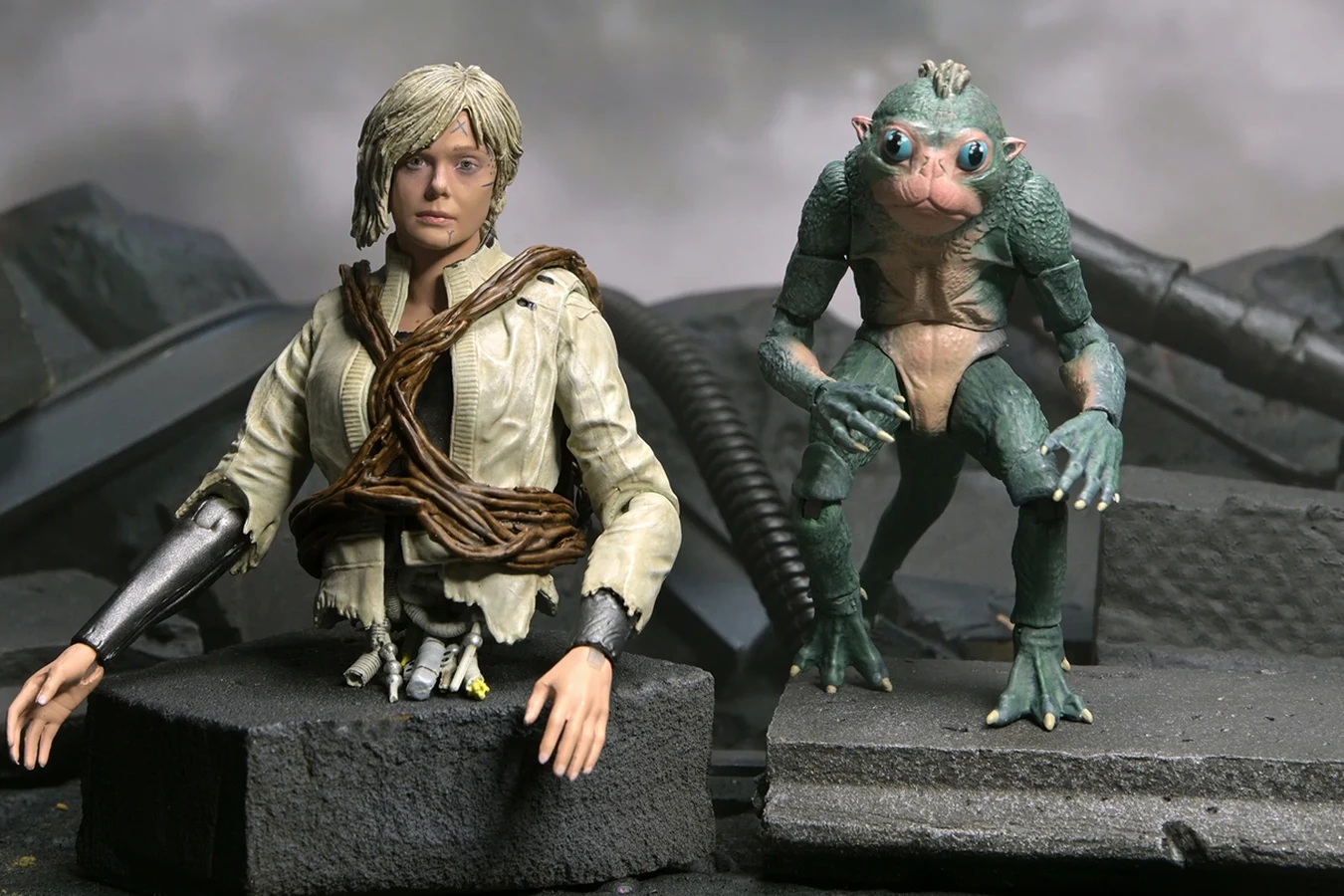 NECA Ultimate Thia and Bud figures from Predator: Badlands