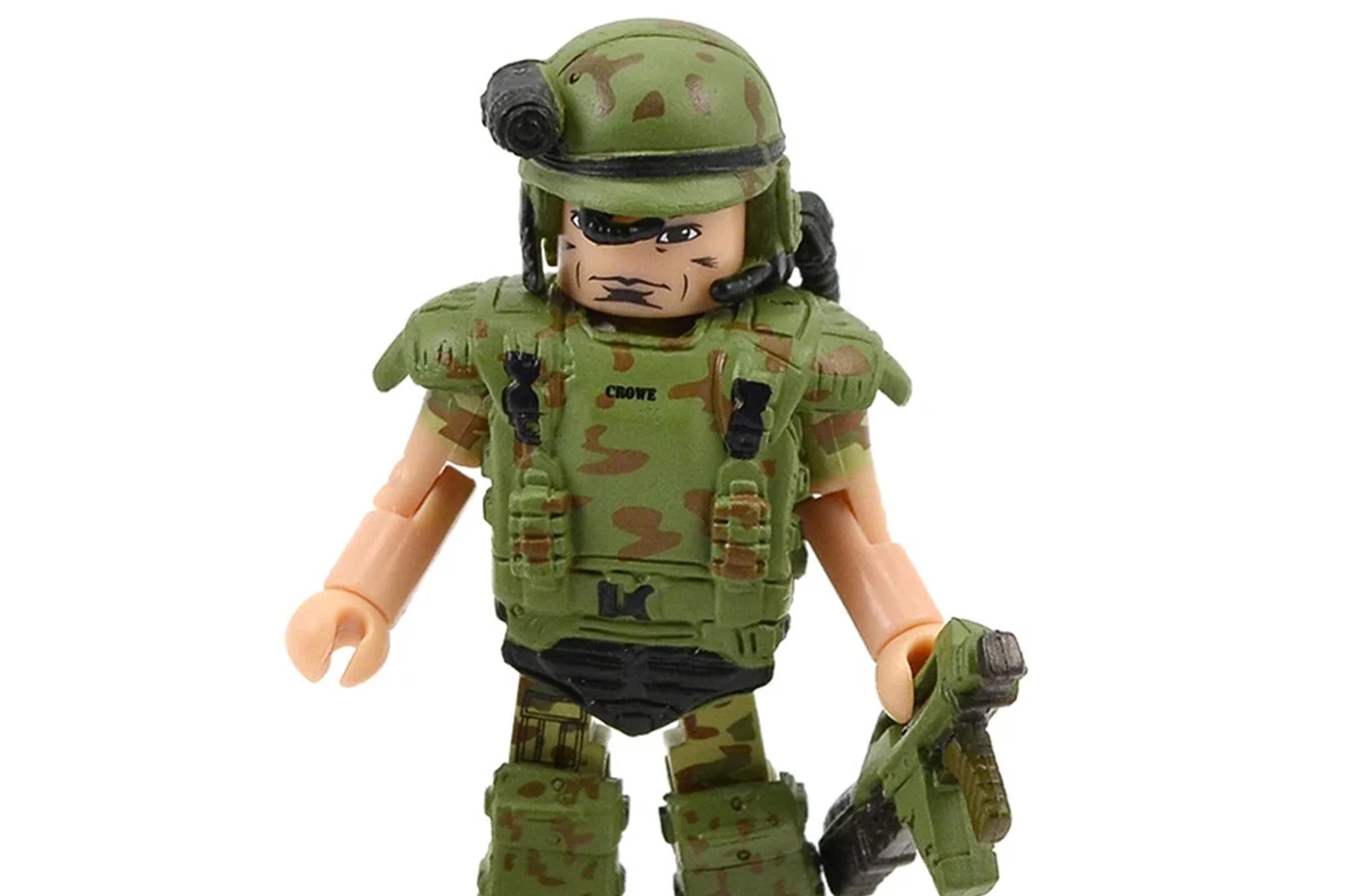 Diamond Select Aliens Minimate of Private Crowe with a pulse rifle, helmet, and armor