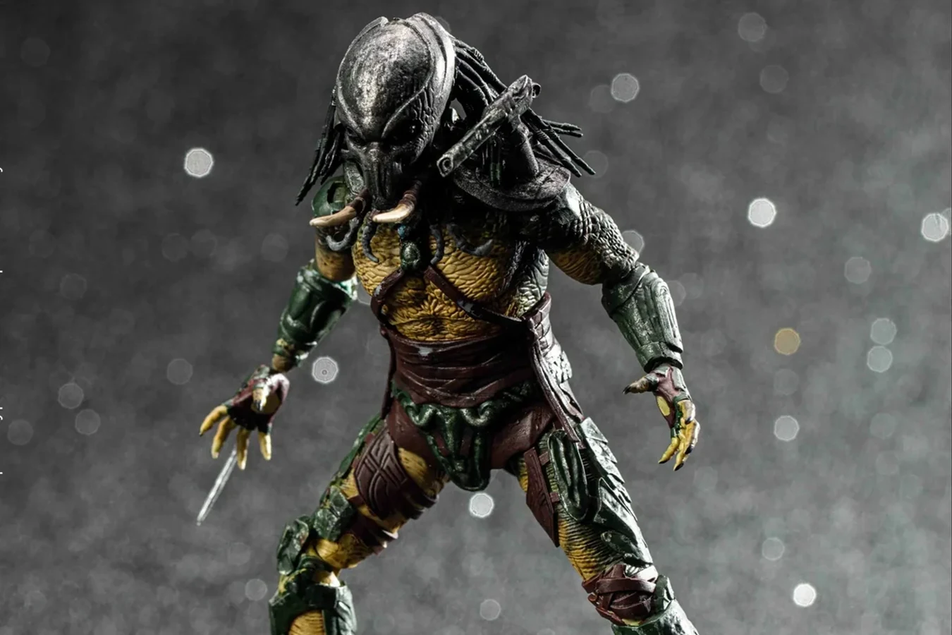 Hiya Toys Predators Tracker Predator 1:18 action figure