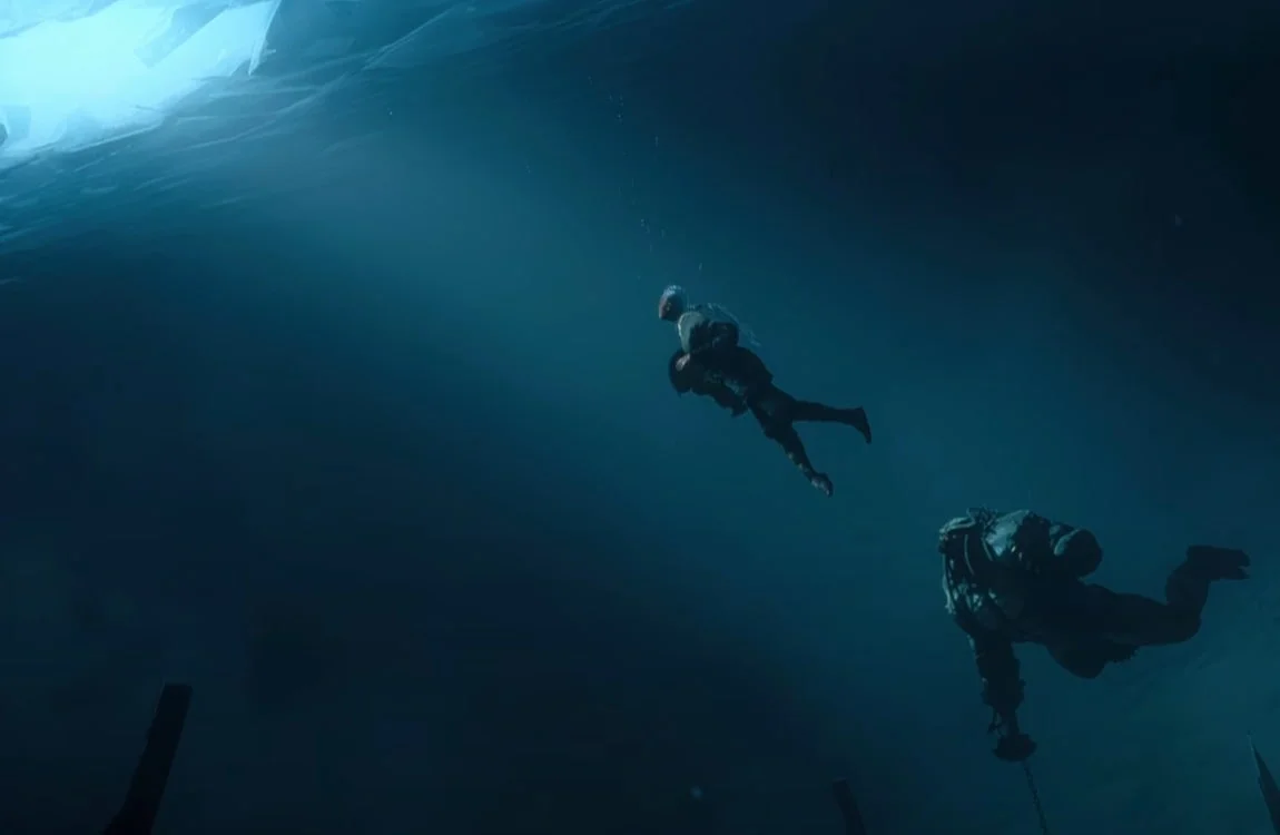 A Predator is stuck underwater in Predator: Killer of Killers