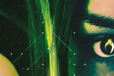 Close-up of the Alien: Echo cover, a glowing eye against a green starfield