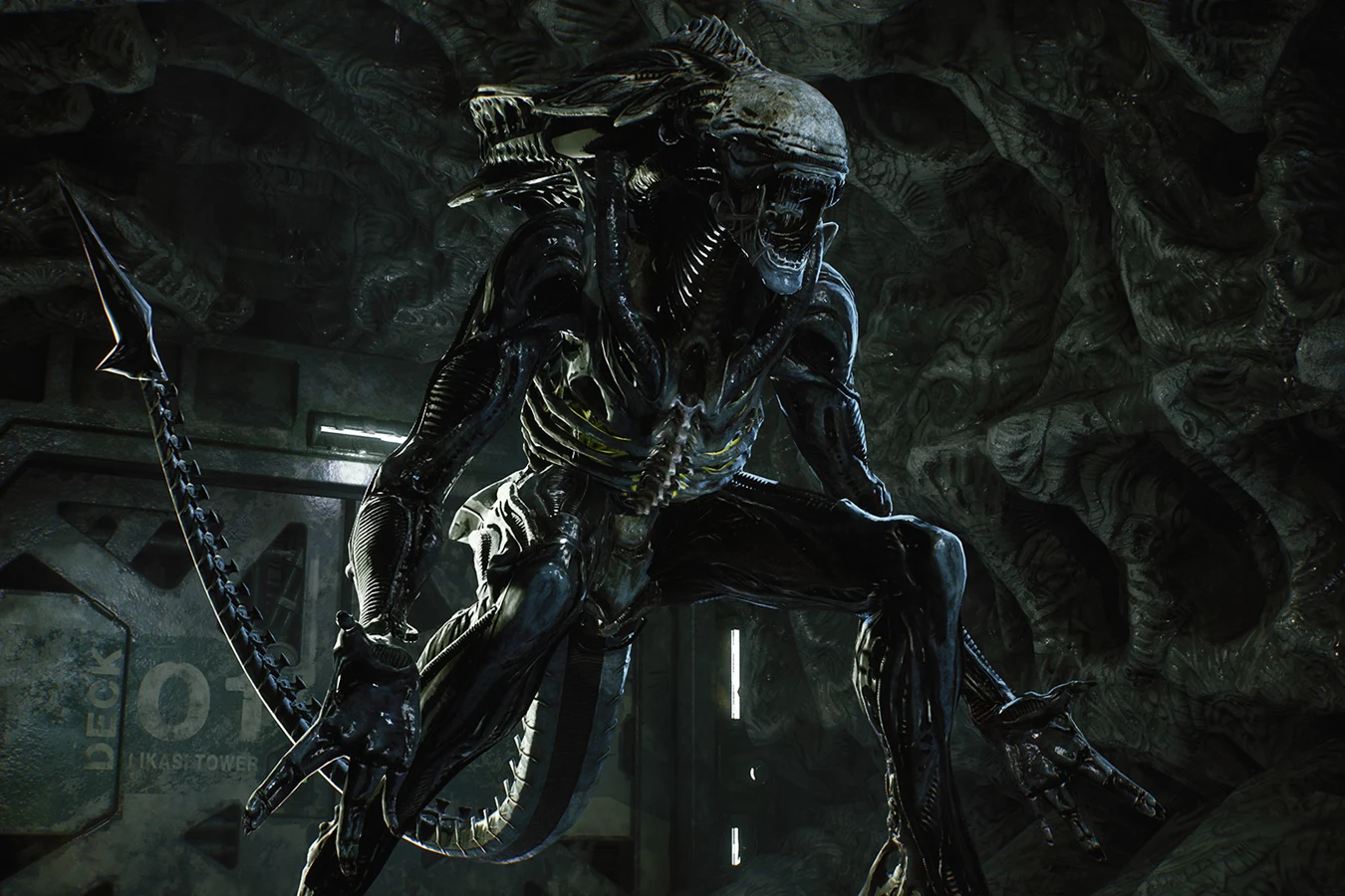 A Praetorian Xenomorph in hive resin in Aliens: Fireteam Elite