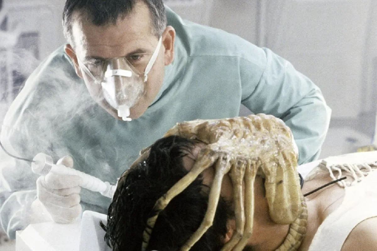 Ash examining the Facehugger aboard the USCSS Nostromo