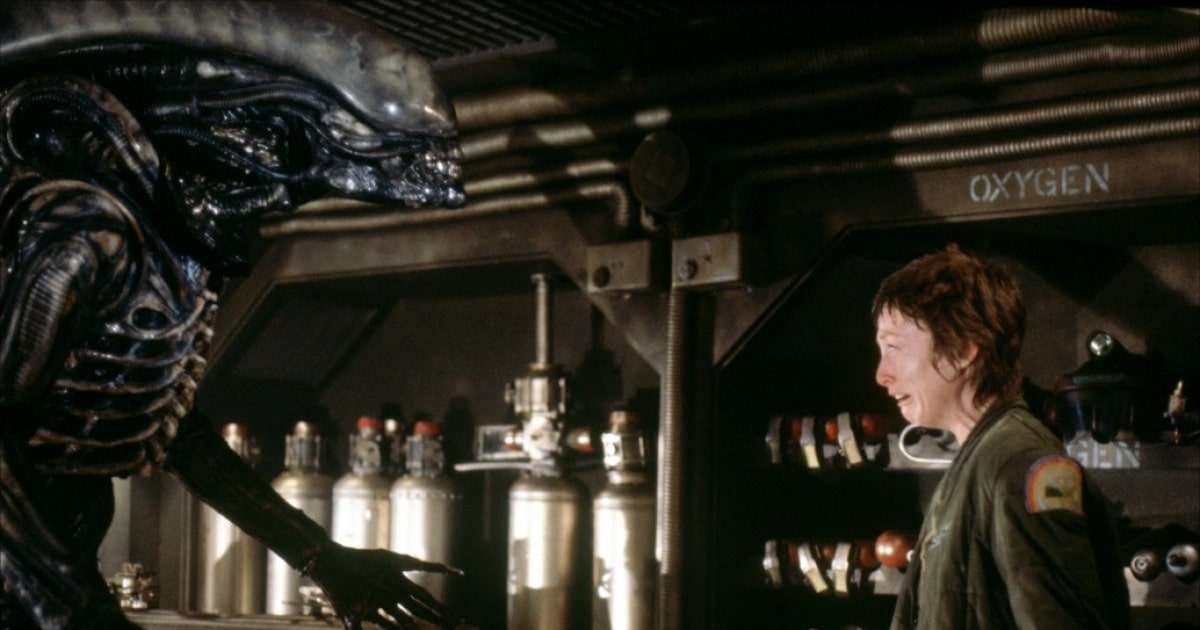 Xenomorph Eating Habits What Do Xenomorphs Eat? AvP Central