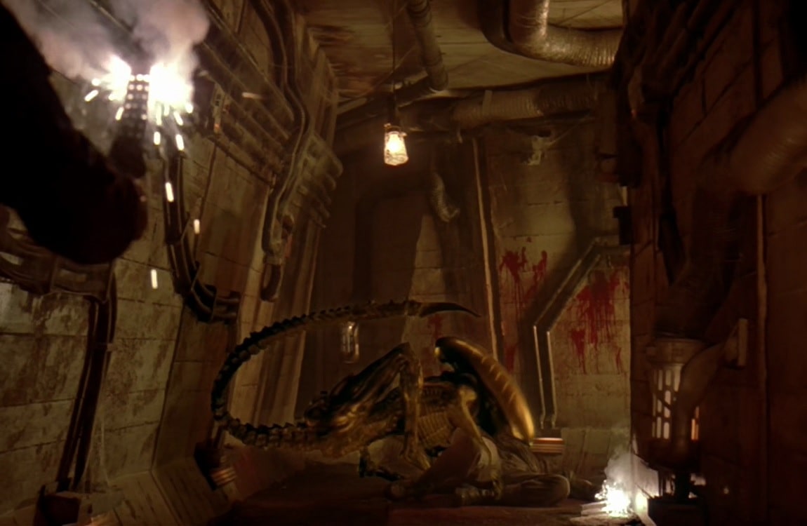 The Dragon from Alien 3 eats one of the prisoners of Fury 161