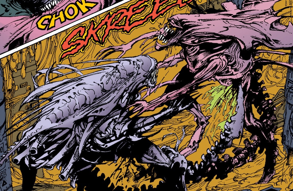The Xenomorph King fights with the Xenomorph Queen