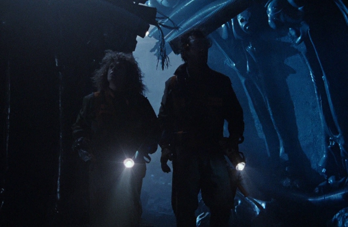 Russ and Anne Jorden explore the LV-426 derelict ship