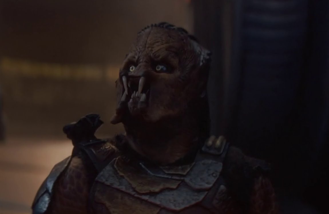 Dek, a Yautja runt from Predator: Badlands