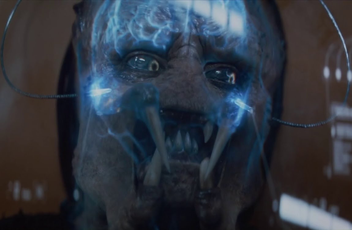 The eyes of Dek Predator from Predator: Badlands